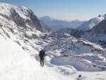 Hochschwab skialpov, V noru jsme se vydali na skialpov przkum vchodn hradby trska - poho Hochschwab. Co se tk mnostv snhu dn hitparda, ale i tak jsme si to uili. Zejmna pi kopn stup pi sestupu z h - fotografie 28