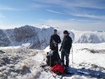 Hochschwab skialpov, V noru jsme se vydali na skialpov przkum vchodn hradby trska - poho Hochschwab. Co se tk mnostv snhu dn hitparda, ale i tak jsme si to uili. Zejmna pi kopn stup pi sestupu z h - fotografie 33