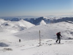 Hochschwab skialpov, V noru jsme se vydali na skialpov przkum vchodn hradby trska - poho Hochschwab. Co se tk mnostv snhu dn hitparda, ale i tak jsme si to uili. Zejmna pi kopn stup pi sestupu z h - fotografie 35