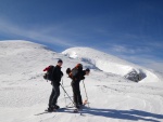 Hochschwab skialpov, V noru jsme se vydali na skialpov przkum vchodn hradby trska - poho Hochschwab. Co se tk mnostv snhu dn hitparda, ale i tak jsme si to uili. Zejmna pi kopn stup pi sestupu z h - fotografie 38