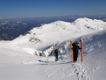 Hochschwab skialpov, V noru jsme se vydali na skialpov przkum vchodn hradby trska - poho Hochschwab. Co se tk mnostv snhu dn hitparda, ale i tak jsme si to uili. Zejmna pi kopn stup pi sestupu z h - fotografie 39