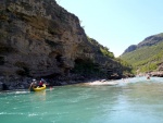 RAFTING EXPEDICE DO ALBNIE 2011, Dalek a exotick zem ns opt pijala vldn s pekrsnou prodou a dobrm poasm. Vodckch zitk bylo hojn, stejn jako gurmnskch a cestovatelskch. Pjemnou partu jet vylepila Danina k - fotografie 28