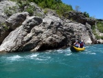 RAFTING EXPEDICE DO ALBNIE 2011, Dalek a exotick zem ns opt pijala vldn s pekrsnou prodou a dobrm poasm. Vodckch zitk bylo hojn, stejn jako gurmnskch a cestovatelskch. Pjemnou partu jet vylepila Danina k - fotografie 30