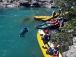 RAFTING EXPEDICE DO ALBNIE 2011, Dalek a exotick zem ns opt pijala vldn s pekrsnou prodou a dobrm poasm. Vodckch zitk bylo hojn, stejn jako gurmnskch a cestovatelskch. Pjemnou partu jet vylepila Danina k - fotografie 41