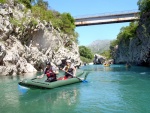 RAFTING EXPEDICE DO ALBNIE 2011, Dalek a exotick zem ns opt pijala vldn s pekrsnou prodou a dobrm poasm. Vodckch zitk bylo hojn, stejn jako gurmnskch a cestovatelskch. Pjemnou partu jet vylepila Danina k - fotografie 48