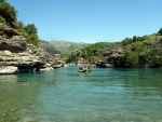 RAFTING EXPEDICE DO ALBNIE 2011, Dalek a exotick zem ns opt pijala vldn s pekrsnou prodou a dobrm poasm. Vodckch zitk bylo hojn, stejn jako gurmnskch a cestovatelskch. Pjemnou partu jet vylepila Danina k - fotografie 49