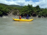 RAFTING EXPEDICE DO ALBNIE 2011, Dalek a exotick zem ns opt pijala vldn s pekrsnou prodou a dobrm poasm. Vodckch zitk bylo hojn, stejn jako gurmnskch a cestovatelskch. Pjemnou partu jet vylepila Danina k - fotografie 181