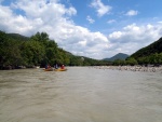 RAFTING EXPEDICE DO ALBNIE 2011, Dalek a exotick zem ns opt pijala vldn s pekrsnou prodou a dobrm poasm. Vodckch zitk bylo hojn, stejn jako gurmnskch a cestovatelskch. Pjemnou partu jet vylepila Danina k - fotografie 183