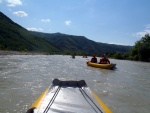 RAFTING EXPEDICE DO ALBNIE 2011, Dalek a exotick zem ns opt pijala vldn s pekrsnou prodou a dobrm poasm. Vodckch zitk bylo hojn, stejn jako gurmnskch a cestovatelskch. Pjemnou partu jet vylepila Danina k - fotografie 184