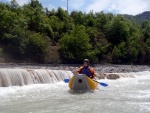 RAFTING EXPEDICE DO ALBNIE 2011, Dalek a exotick zem ns opt pijala vldn s pekrsnou prodou a dobrm poasm. Vodckch zitk bylo hojn, stejn jako gurmnskch a cestovatelskch. Pjemnou partu jet vylepila Danina k - fotografie 243