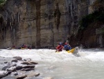 RAFTING EXPEDICE DO ALBNIE 2011, Dalek a exotick zem ns opt pijala vldn s pekrsnou prodou a dobrm poasm. Vodckch zitk bylo hojn, stejn jako gurmnskch a cestovatelskch. Pjemnou partu jet vylepila Danina k - fotografie 252