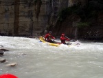 RAFTING EXPEDICE DO ALBNIE 2011, Dalek a exotick zem ns opt pijala vldn s pekrsnou prodou a dobrm poasm. Vodckch zitk bylo hojn, stejn jako gurmnskch a cestovatelskch. Pjemnou partu jet vylepila Danina k - fotografie 253