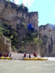 RAFTING EXPEDICE DO ALBNIE 2011, Dalek a exotick zem ns opt pijala vldn s pekrsnou prodou a dobrm poasm. Vodckch zitk bylo hojn, stejn jako gurmnskch a cestovatelskch. Pjemnou partu jet vylepila Danina k - fotografie 264