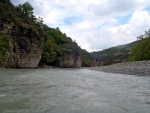 RAFTING EXPEDICE DO ALBNIE 2011, Dalek a exotick zem ns opt pijala vldn s pekrsnou prodou a dobrm poasm. Vodckch zitk bylo hojn, stejn jako gurmnskch a cestovatelskch. Pjemnou partu jet vylepila Danina k - fotografie 273