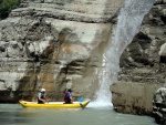 RAFTING EXPEDICE DO ALBNIE 2011, Dalek a exotick zem ns opt pijala vldn s pekrsnou prodou a dobrm poasm. Vodckch zitk bylo hojn, stejn jako gurmnskch a cestovatelskch. Pjemnou partu jet vylepila Danina k - fotografie 303