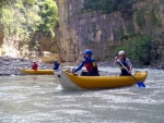 RAFTING EXPEDICE DO ALBNIE 2011, Dalek a exotick zem ns opt pijala vldn s pekrsnou prodou a dobrm poasm. Vodckch zitk bylo hojn, stejn jako gurmnskch a cestovatelskch. Pjemnou partu jet vylepila Danina k - fotografie 331