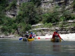 RAFTING EXPEDICE DO ALBNIE 2011, Dalek a exotick zem ns opt pijala vldn s pekrsnou prodou a dobrm poasm. Vodckch zitk bylo hojn, stejn jako gurmnskch a cestovatelskch. Pjemnou partu jet vylepila Danina k - fotografie 333