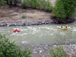 RAFTING EXPEDICE DO ALBNIE 2011, Dalek a exotick zem ns opt pijala vldn s pekrsnou prodou a dobrm poasm. Vodckch zitk bylo hojn, stejn jako gurmnskch a cestovatelskch. Pjemnou partu jet vylepila Danina k - fotografie 397