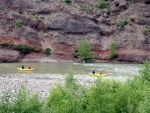 RAFTING EXPEDICE DO ALBNIE 2011, Dalek a exotick zem ns opt pijala vldn s pekrsnou prodou a dobrm poasm. Vodckch zitk bylo hojn, stejn jako gurmnskch a cestovatelskch. Pjemnou partu jet vylepila Danina k - fotografie 405