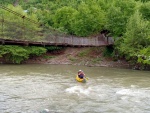 RAFTING EXPEDICE DO ALBNIE 2011, Dalek a exotick zem ns opt pijala vldn s pekrsnou prodou a dobrm poasm. Vodckch zitk bylo hojn, stejn jako gurmnskch a cestovatelskch. Pjemnou partu jet vylepila Danina k - fotografie 413