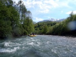 RAFTING EXPEDICE DO ALBNIE 2011, Dalek a exotick zem ns opt pijala vldn s pekrsnou prodou a dobrm poasm. Vodckch zitk bylo hojn, stejn jako gurmnskch a cestovatelskch. Pjemnou partu jet vylepila Danina k - fotografie 470