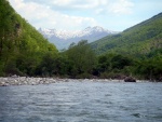 RAFTING EXPEDICE DO ALBNIE 2011, Dalek a exotick zem ns opt pijala vldn s pekrsnou prodou a dobrm poasm. Vodckch zitk bylo hojn, stejn jako gurmnskch a cestovatelskch. Pjemnou partu jet vylepila Danina k - fotografie 471