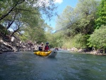 RAFTING EXPEDICE DO ALBNIE 2011, Dalek a exotick zem ns opt pijala vldn s pekrsnou prodou a dobrm poasm. Vodckch zitk bylo hojn, stejn jako gurmnskch a cestovatelskch. Pjemnou partu jet vylepila Danina k - fotografie 474