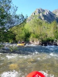 RAFTING EXPEDICE DO ALBNIE 2011, Dalek a exotick zem ns opt pijala vldn s pekrsnou prodou a dobrm poasm. Vodckch zitk bylo hojn, stejn jako gurmnskch a cestovatelskch. Pjemnou partu jet vylepila Danina k - fotografie 485