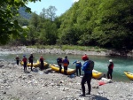 RAFTING EXPEDICE DO ALBNIE 2011, Dalek a exotick zem ns opt pijala vldn s pekrsnou prodou a dobrm poasm. Vodckch zitk bylo hojn, stejn jako gurmnskch a cestovatelskch. Pjemnou partu jet vylepila Danina k - fotografie 519