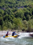 RAFTING EXPEDICE DO ALBNIE 2011, Dalek a exotick zem ns opt pijala vldn s pekrsnou prodou a dobrm poasm. Vodckch zitk bylo hojn, stejn jako gurmnskch a cestovatelskch. Pjemnou partu jet vylepila Danina k - fotografie 522