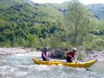 RAFTING EXPEDICE DO ALBNIE 2011, Dalek a exotick zem ns opt pijala vldn s pekrsnou prodou a dobrm poasm. Vodckch zitk bylo hojn, stejn jako gurmnskch a cestovatelskch. Pjemnou partu jet vylepila Danina k - fotografie 523