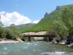 RAFTING EXPEDICE DO ALBNIE 2011, Dalek a exotick zem ns opt pijala vldn s pekrsnou prodou a dobrm poasm. Vodckch zitk bylo hojn, stejn jako gurmnskch a cestovatelskch. Pjemnou partu jet vylepila Danina k - fotografie 539