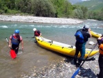 RAFTING EXPEDICE DO ALBNIE 2011, Dalek a exotick zem ns opt pijala vldn s pekrsnou prodou a dobrm poasm. Vodckch zitk bylo hojn, stejn jako gurmnskch a cestovatelskch. Pjemnou partu jet vylepila Danina k - fotografie 542