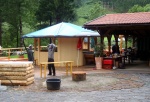 RAFTING - ALPSK SUPERVKEND KVTEN 2011, Tenhle zjezd byste mli zkusit, to je fakt dobr akce, na kterou se d jezdit opakovan. I kdy tentokrt poas maliko zahrozilo a ve vych polohch napadl snh. Dky tomu na ns ekala pardn v - fotografie 3