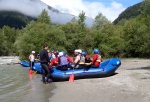 RAFTING - ALPSK SUPERVKEND KVTEN 2011, Tenhle zjezd byste mli zkusit, to je fakt dobr akce, na kterou se d jezdit opakovan. I kdy tentokrt poas maliko zahrozilo a ve vych polohch napadl snh. Dky tomu na ns ekala pardn v - fotografie 14