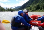 RAFTING - ALPSK SUPERVKEND KVTEN 2011, Tenhle zjezd byste mli zkusit, to je fakt dobr akce, na kterou se d jezdit opakovan. I kdy tentokrt poas maliko zahrozilo a ve vych polohch napadl snh. Dky tomu na ns ekala pardn v - fotografie 22