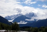 RAFTING - ALPSK SUPERVKEND KVTEN 2011, Tenhle zjezd byste mli zkusit, to je fakt dobr akce, na kterou se d jezdit opakovan. I kdy tentokrt poas maliko zahrozilo a ve vych polohch napadl snh. Dky tomu na ns ekala pardn v - fotografie 25