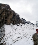 RAFTING - ALPSK SUPERVKEND KVTEN 2011, Tenhle zjezd byste mli zkusit, to je fakt dobr akce, na kterou se d jezdit opakovan. I kdy tentokrt poas maliko zahrozilo a ve vych polohch napadl snh. Dky tomu na ns ekala pardn v - fotografie 53