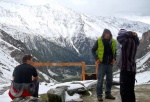 RAFTING - ALPSK SUPERVKEND KVTEN 2011, Tenhle zjezd byste mli zkusit, to je fakt dobr akce, na kterou se d jezdit opakovan. I kdy tentokrt poas maliko zahrozilo a ve vych polohch napadl snh. Dky tomu na ns ekala pardn v - fotografie 57