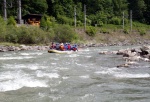 RAFTING - ALPSK SUPERVKEND KVTEN 2011, Tenhle zjezd byste mli zkusit, to je fakt dobr akce, na kterou se d jezdit opakovan. I kdy tentokrt poas maliko zahrozilo a ve vych polohch napadl snh. Dky tomu na ns ekala pardn v - fotografie 73