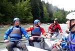 RAFTING - ALPSK SUPERVKEND KVTEN 2011, Tenhle zjezd byste mli zkusit, to je fakt dobr akce, na kterou se d jezdit opakovan. I kdy tentokrt poas maliko zahrozilo a ve vych polohch napadl snh. Dky tomu na ns ekala pardn v - fotografie 75