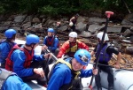 RAFTING - ALPSK SUPERVKEND KVTEN 2011, Tenhle zjezd byste mli zkusit, to je fakt dobr akce, na kterou se d jezdit opakovan. I kdy tentokrt poas maliko zahrozilo a ve vych polohch napadl snh. Dky tomu na ns ekala pardn v - fotografie 86