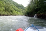 RAFTING - ALPSK SUPERVKEND KVTEN 2011, Tenhle zjezd byste mli zkusit, to je fakt dobr akce, na kterou se d jezdit opakovan. I kdy tentokrt poas maliko zahrozilo a ve vych polohch napadl snh. Dky tomu na ns ekala pardn v - fotografie 89