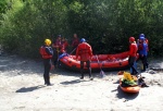 Adrenaln rafting na Iselu - ervenec 2011, Nejlep raftov voda, k tomu vlap do hor. Ve podbareveno pardnm slunenm poasm. - fotografie 2