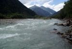 Adrenaln rafting na Iselu - ervenec 2011, Nejlep raftov voda, k tomu vlap do hor. Ve podbareveno pardnm slunenm poasm. - fotografie 7