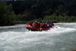 Adrenaln rafting na Iselu - ervenec 2011, Nejlep raftov voda, k tomu vlap do hor. Ve podbareveno pardnm slunenm poasm. - fotografie 23