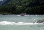 Adrenaln rafting na Iselu - ervenec 2011, Nejlep raftov voda, k tomu vlap do hor. Ve podbareveno pardnm slunenm poasm. - fotografie 28