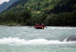 Adrenaln rafting na Iselu - ervenec 2011, Nejlep raftov voda, k tomu vlap do hor. Ve podbareveno pardnm slunenm poasm. - fotografie 29