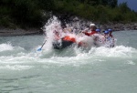 Adrenaln rafting na Iselu - ervenec 2011, Nejlep raftov voda, k tomu vlap do hor. Ve podbareveno pardnm slunenm poasm. - fotografie 31