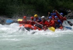 Adrenaln rafting na Iselu - ervenec 2011, Nejlep raftov voda, k tomu vlap do hor. Ve podbareveno pardnm slunenm poasm. - fotografie 33